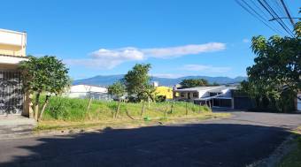 Rohrmoser Corner lot in front of Parque Geroma, with mountains view Rohrmoser Corner lot in front of Parque Geroma, with mountains view