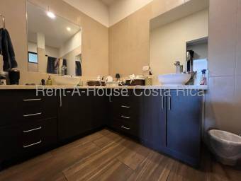 Casa contemporánea de una planta con doble altura y estudio independiente #26-1487 GS