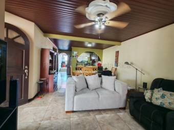 MLS-26-1677 LS VENTA CASA CON 2 APARTAMENTOS SAN JOSE ALAJUELA 