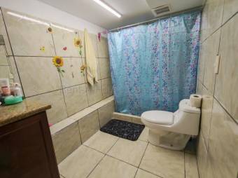 MLS-26-1677 VENTA CASA CON 2 APARTAMENTOS SAN JOSE ALAJUELA