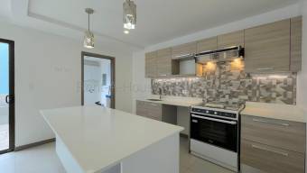 Casa moderna en Escazú con amenidades premium y clima de montaña #26-1670 GS