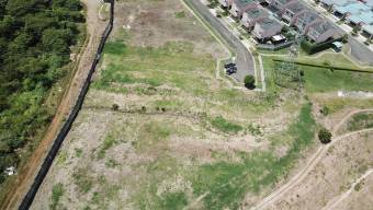 Propiedad amplia ideal para desarrollo residencial en condominio privado #26-1650 GS