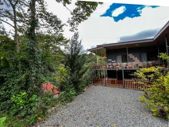 Casa rodeada de naturaleza con dos plantas independientes y amplio terreno #26-1641 GS