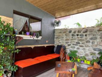 Casa rodeada de naturaleza con dos plantas independientes y amplio terreno #26-1641 GS