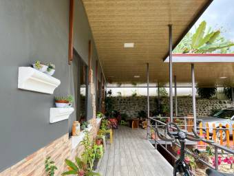 Casa rodeada de naturaleza con dos plantas independientes y amplio terreno #26-1641 GS