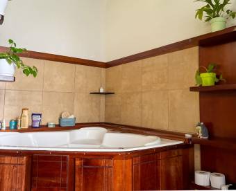 Casa rodeada de naturaleza con dos plantas independientes y amplio terreno #26-1641 GS