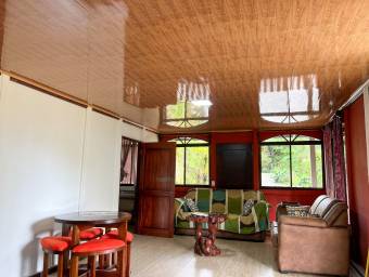 Casa rodeada de naturaleza con dos plantas independientes y amplio terreno #26-1641 GS