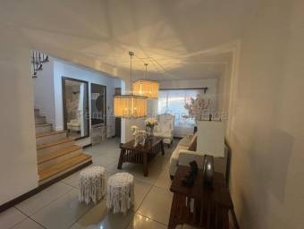  Venta Casa Moderna, Acogedora y con Hermosa Terraza  Lagunilla, Heredia 