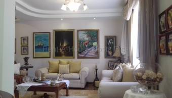 Casa de lujo de 2 niveles con amplitud, privacidad y elegancia #26-1673 GS