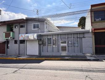Edificio con 4 unidades y local comercial generando ingresos #26-1672 GS