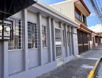 Edificio con 4 unidades y local comercial generando ingresos #26-1672 GS