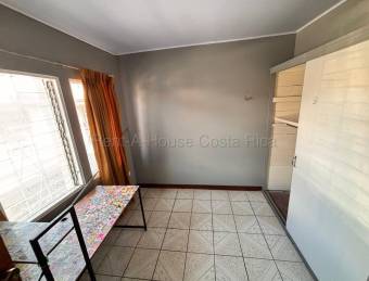 Edificio con 4 unidades y local comercial generando ingresos #26-1672 GS