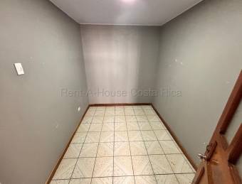 Edificio con 4 unidades y local comercial generando ingresos #26-1672 GS