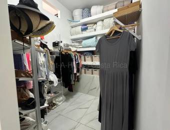 Amplia casa en alquiler con bodega y amplio parqueo en San Antonio de Escazú #26-1646 GS Amplia casa en alquiler con bodega y amplio parqueo en San Antonio de Escazú #26-1646 GS