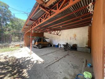 Propiedad con 4 apartamentos y amplio terreno ideal para inversión en Santa Cruz, Guanacaste #26-165