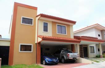 Disfrute vivir en esta amplia y confortable casa, en Sto Domingo de Heredia. CG 20-225.