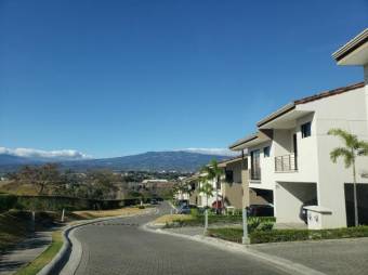 se alquila preciosa casa contemporánea con espaciosa terraza y jardin 20-811 