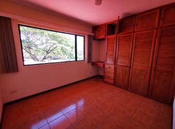 Alquiler de Casa en  Rio Oro Santa Ana USD 1150