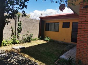 Alquiler de Casa en  Rio Oro Santa Ana USD 1150
