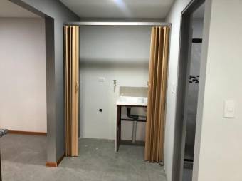 se alquila iluminado  apartamento en escazu centro  20-925