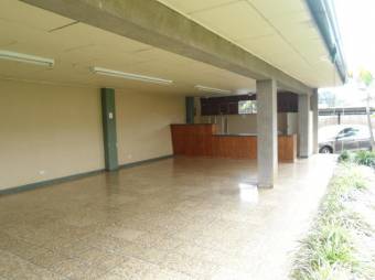 se alquila apartamento en montes de oca  sabanilla 