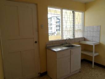 se alquila apartamento en montes de oca  sabanilla 