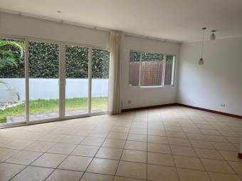 Venta de Casa en Guachipelín, Escazú. 21-1411a