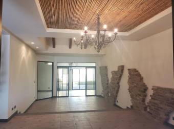 Venta de Casa en San Rafael de Escazú. 20-1056a