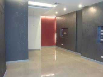 Excelente local comercial  en Escazú Centro.  En Venta.  CG-20-822, $ 770,000, 1, San José, Escazú