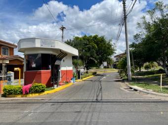 Venta de casa ubicada en Heredia, Flores, Barrantes