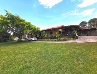 Country house for sale, Coronado, San José.