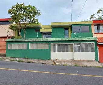 2-storey house for sale in Ipís de Guadalupe. Well adjudicated bank.