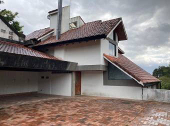 CityMax Costa Rica vende amplia casa en San Ramón de Tres Ríos