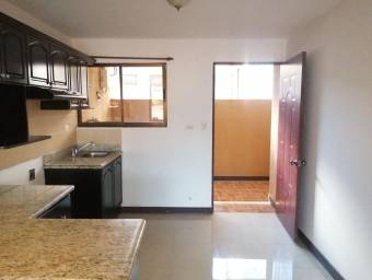 Apartamento en Villas de Ayarco 22-590