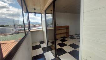 Casa de 3 Niveles en Venta, San Sebastian           CG-22-2135