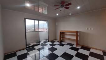 Casa de 3 Niveles en Venta, San Sebastian           CG-22-2135