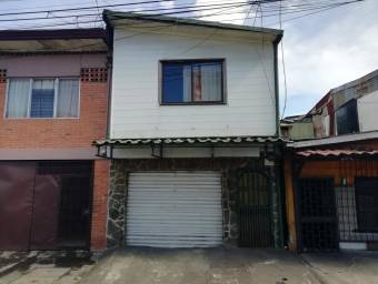 Casa de 3 Niveles en Venta, San Sebastian           CG-22-2135