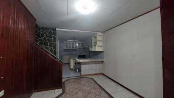 Casa de 3 Niveles en Venta, San Sebastian           CG-22-2135