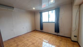 Casa de 3 Niveles en Venta, San Sebastian           CG-22-2135