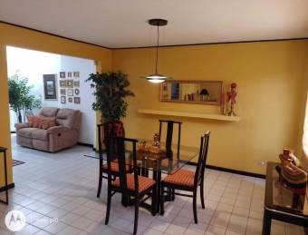 Apartamento en Alquiler en Escazú, San José. RAH 22-2169