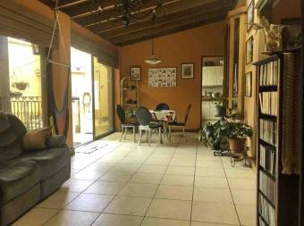 VENTA DE CASA EN FRESES, GRANADILLA, CURRIDABAT