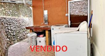 Venta de amplia casa en Jorco de Aserrí, financiamiento al 100%.