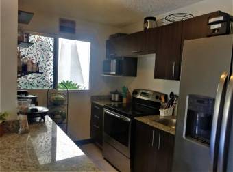 Se vende apartamento en primera planta con facil acceso a la 27  San Rafael Alajue 22-1944