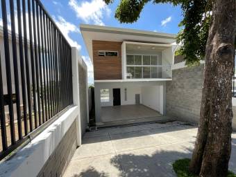 Casa en Venta en Escazú, San José. RAH 23-2677