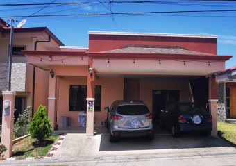 Se vende casa en condominio en El Coco de Alajuela