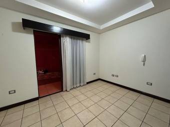 Se vende espaciosa casa con terraza y piscina en San Francisco de Heredia 23-1231