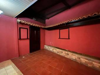 Se vende espaciosa casa con terraza y piscina en San Francisco de Heredia 23-1231