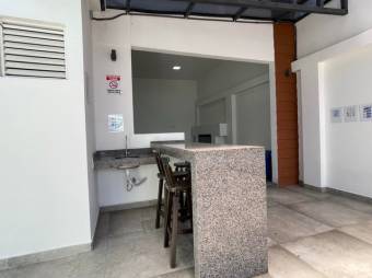 Se vende espaciosa casa con patio y terraza en San Pablo de Heredia 23-397