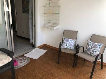 Se vende espaciosa casa con patio en Ulloa de Heredia 23-1397