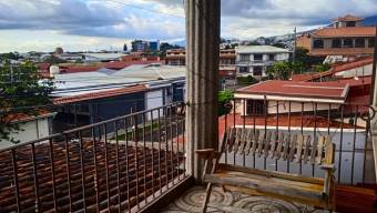 Se vende hermosa y espaciosa casa con patio y terraza en San Pablo de Heredia 23-1287